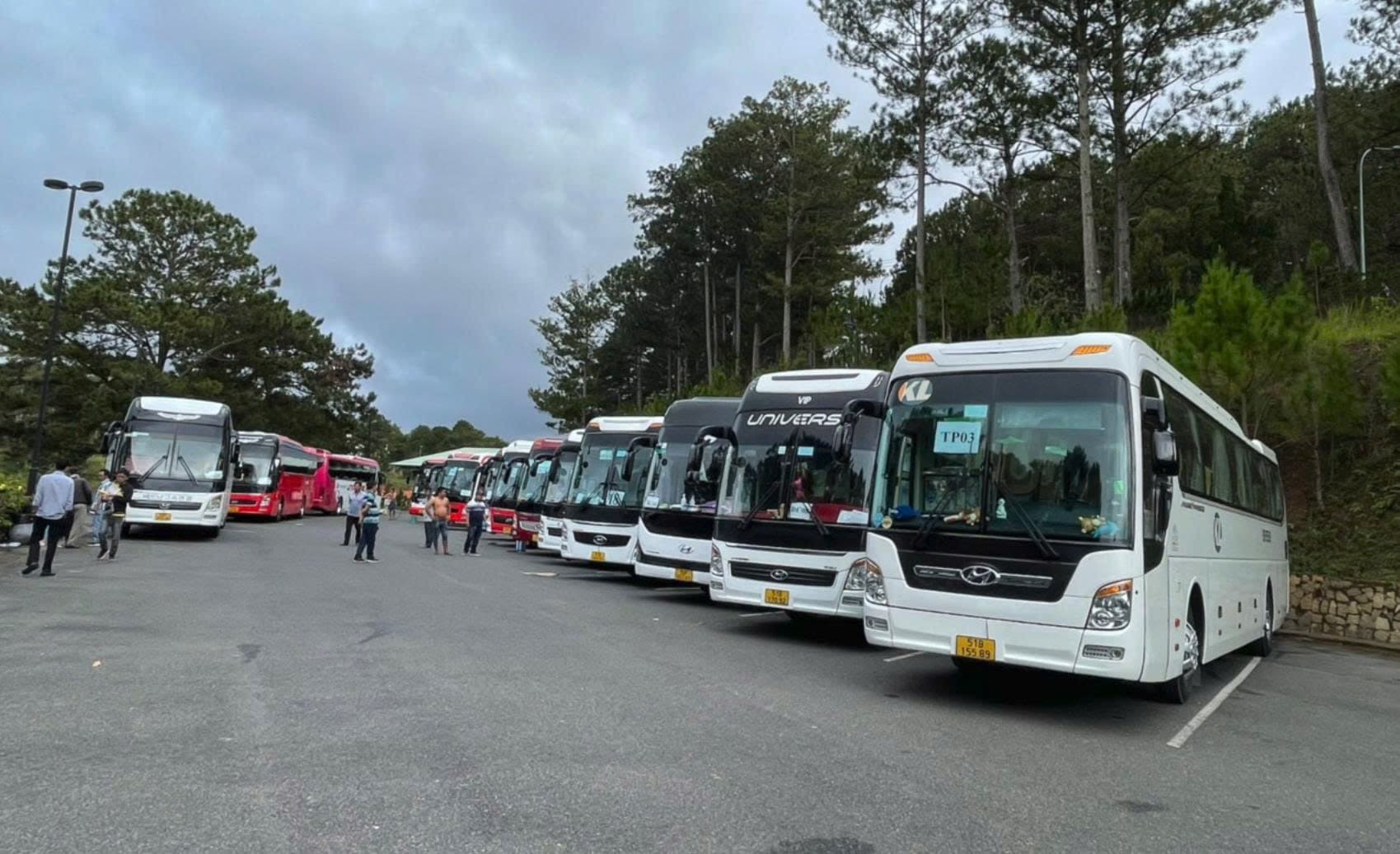 Xe Đi Lễ Hội: Đặt Sớm, Giá Tốt, An Toàn Trọn Chuyến