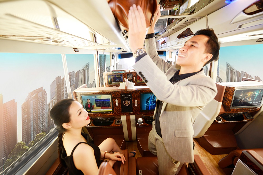 Xe limousine đón sân bay Nội Bài