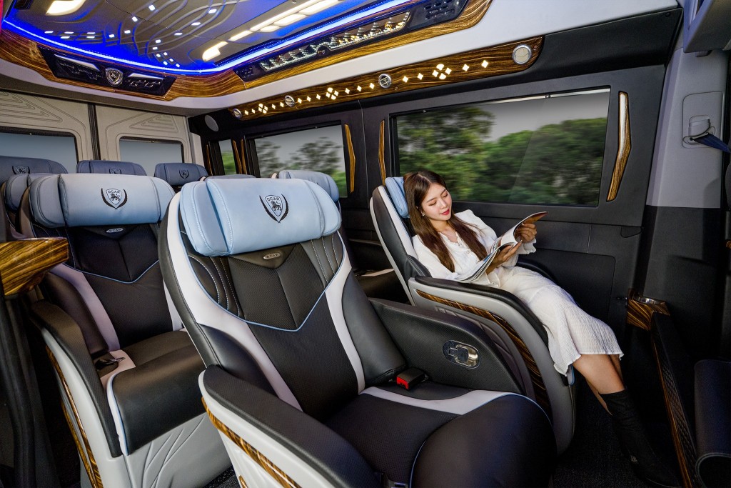 Kinh nghiệm thuê xe limousine đi sân bay Nội Bài