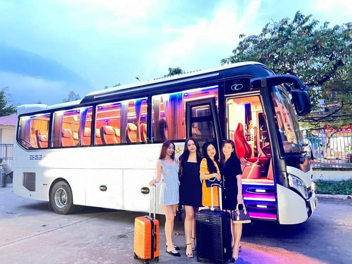 Cho thuê xe đi tour 4–45 chỗ, limousine giá rẻ tại Hà Nội