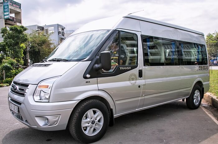 Ford Transit phổ biến hơn với giá rẻ hơn 10-15%