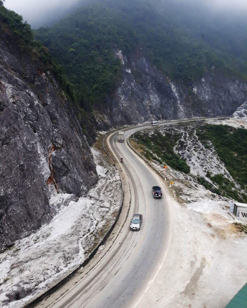 Khi qua đèo Thung Khe, giữ tốc độ 30-40km/h