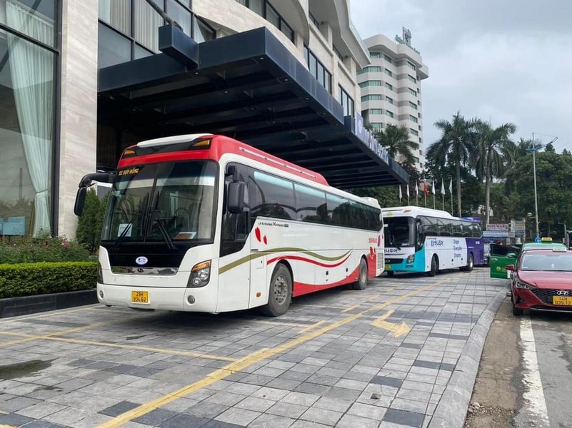 Phí gửi xe ô tô tại Bản Cát Cát là 10.000đ/xe/lượt