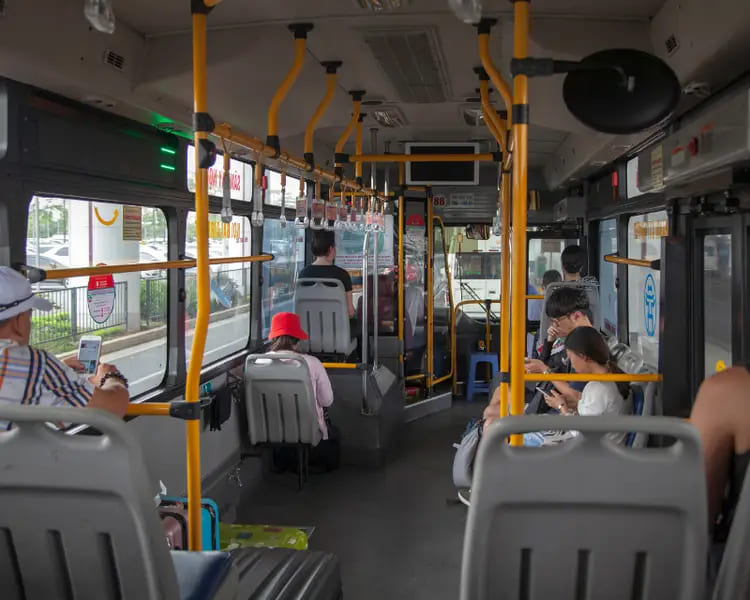 Mua vé xe bus sân bay Nội Bài rất đơn giản