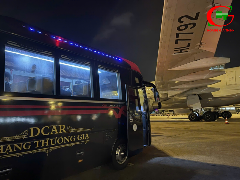 Đón sân bay Nội Bài đêm khuya