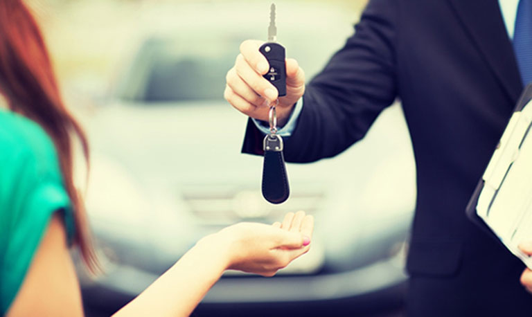 Nhận xe thuê ngày Tết cần kiểm tra những gì?