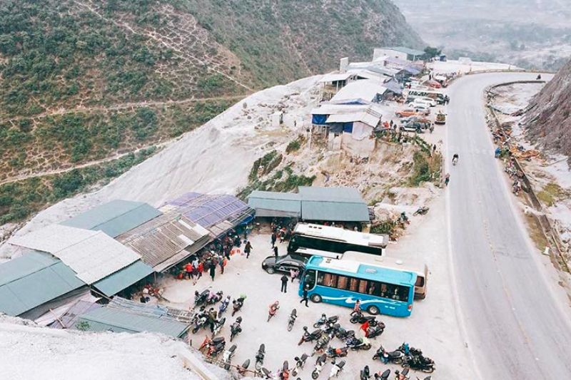 Đèo Thung Khe (còn gọi đèo Đá Trắng)