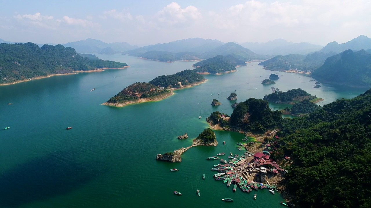 Thung Nai — 110km, hồ nước thay cho biển