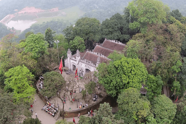  Đền Hùng - Khu di tích lịch sử quốc gia đặc biệt 